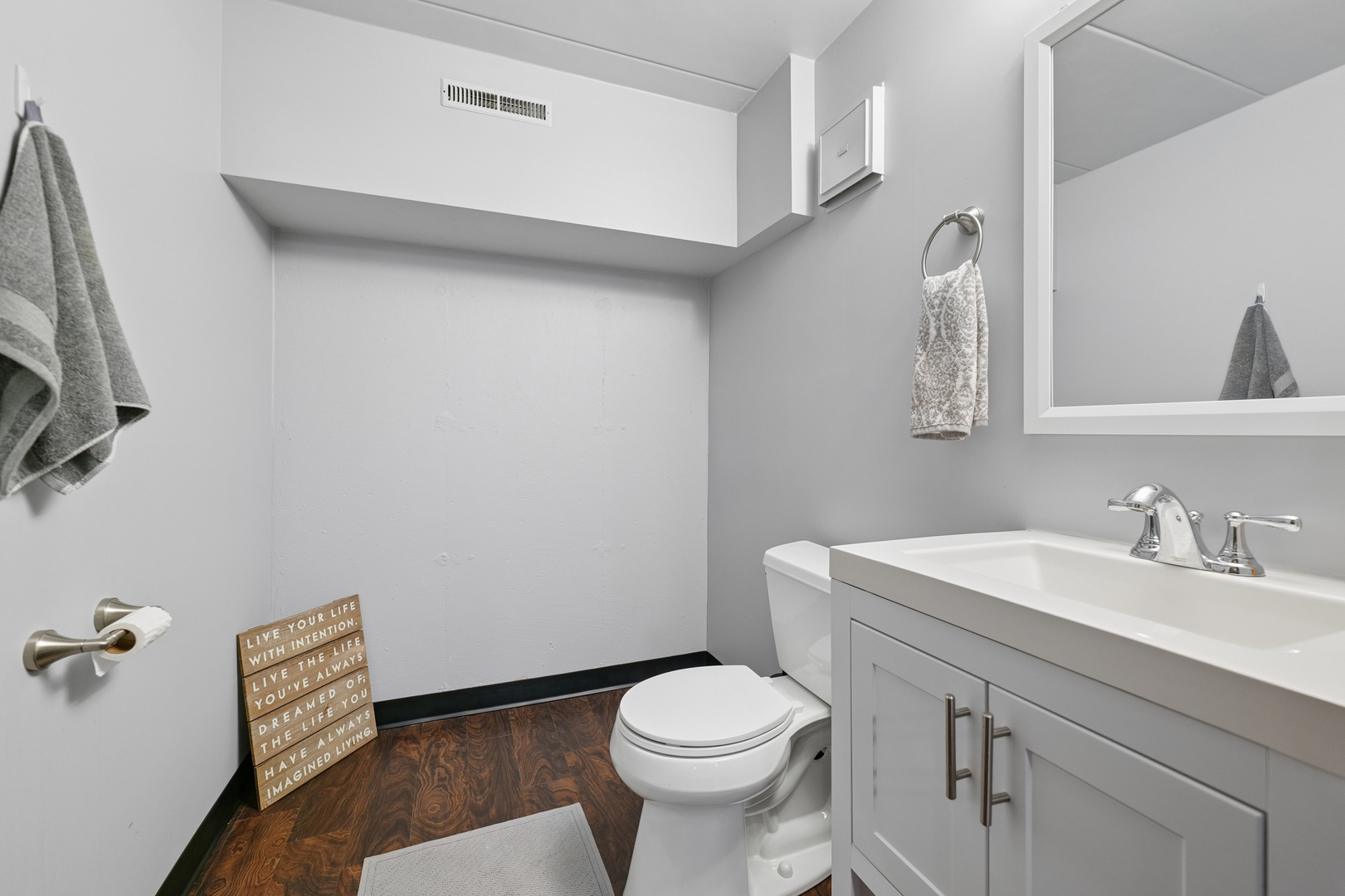 1940 183rd Street 2c Property Photo 13