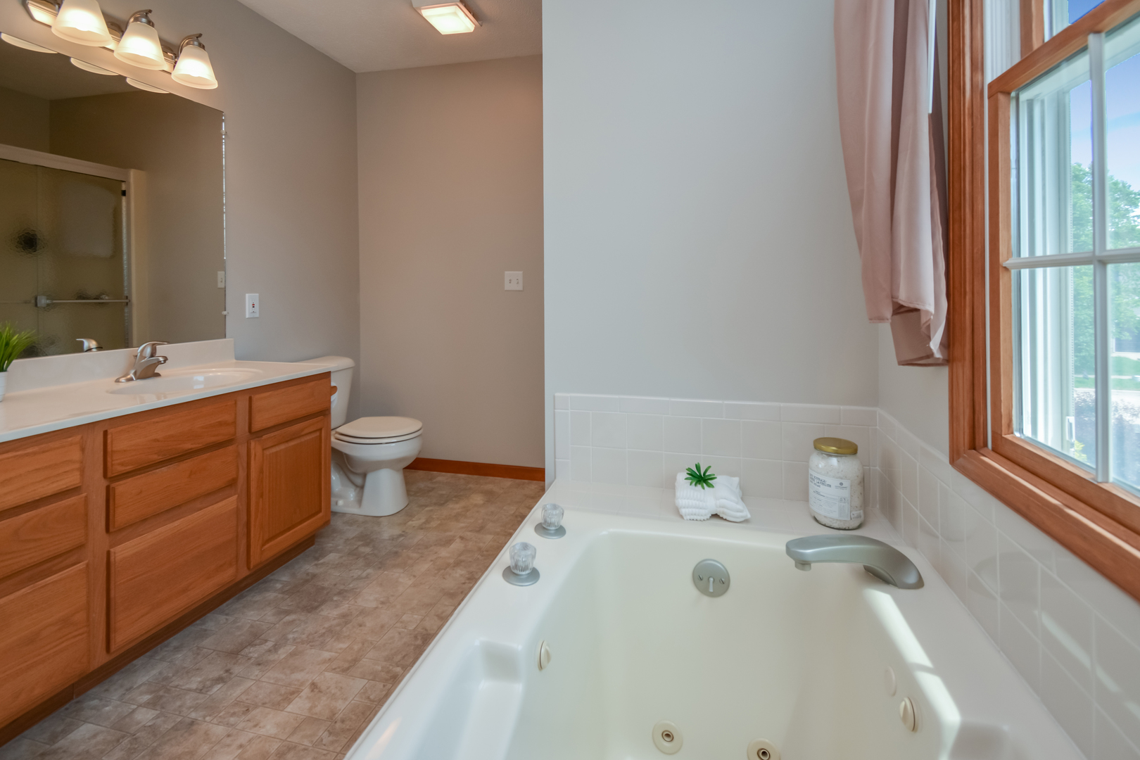 19 Bandecon Way Property Photo 27