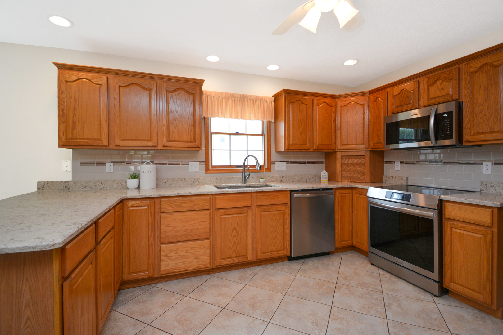19 Bandecon Way Property Photo 64