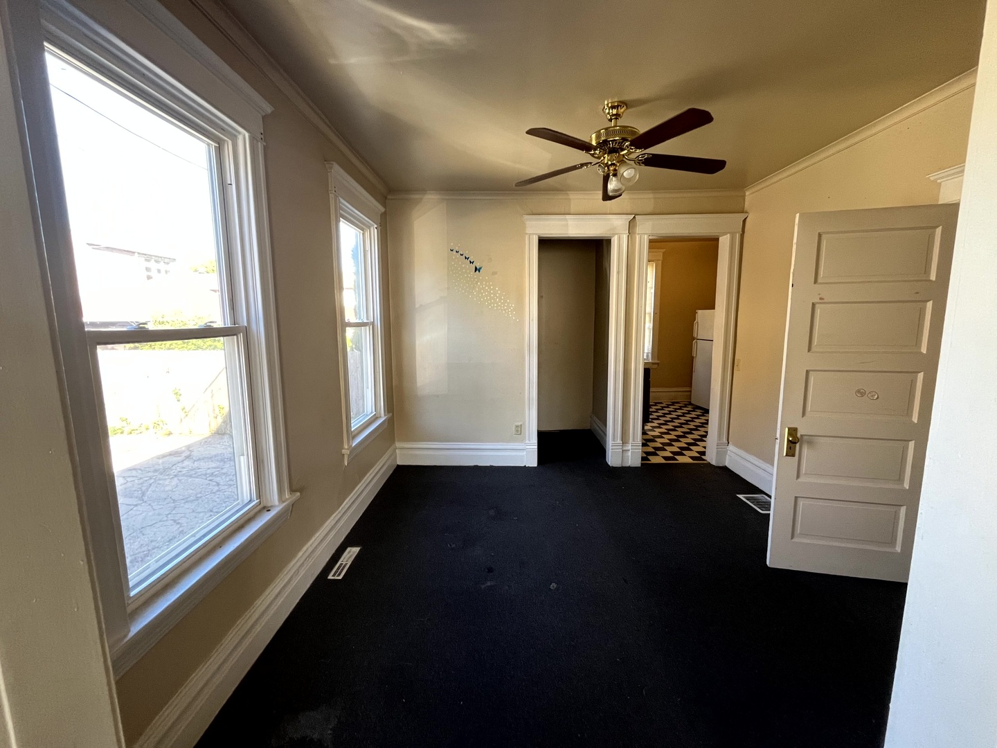 4118 W Cullom Avenue Property Photo 2