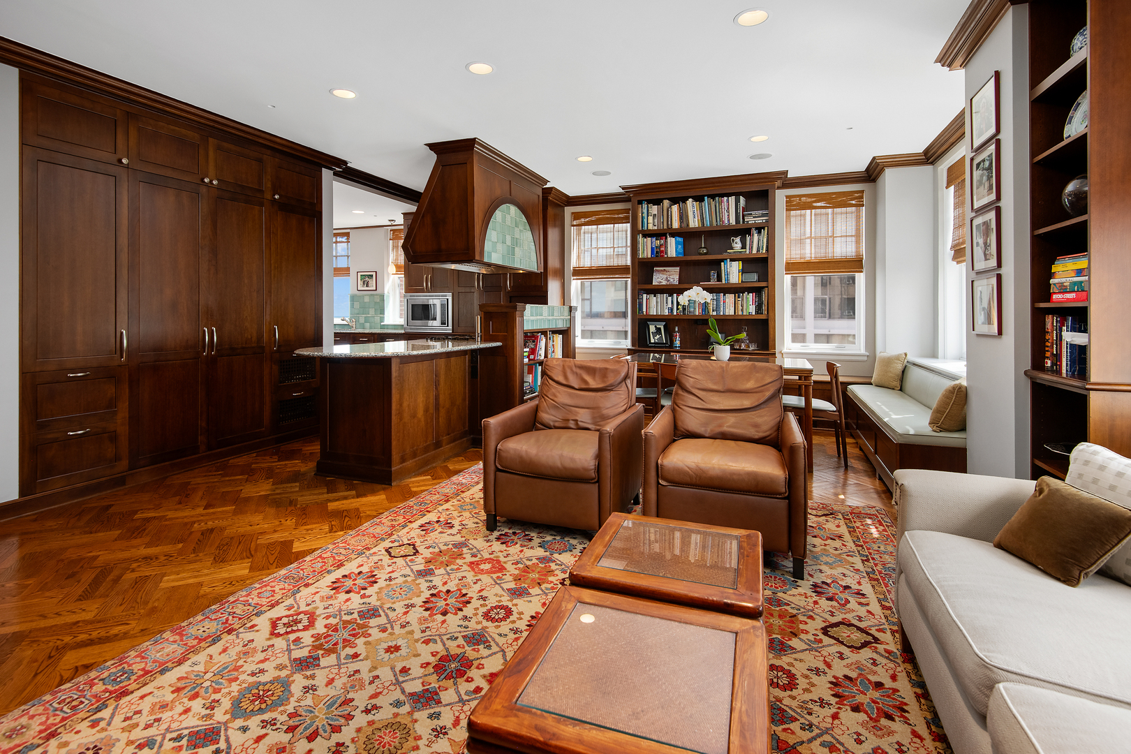 421 W Melrose Street 18bc Property Photo 11