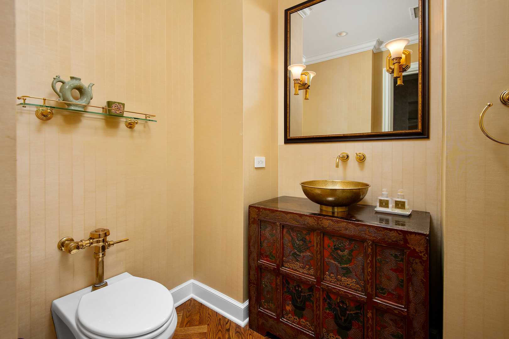 421 W Melrose Street 18bc Property Photo 12