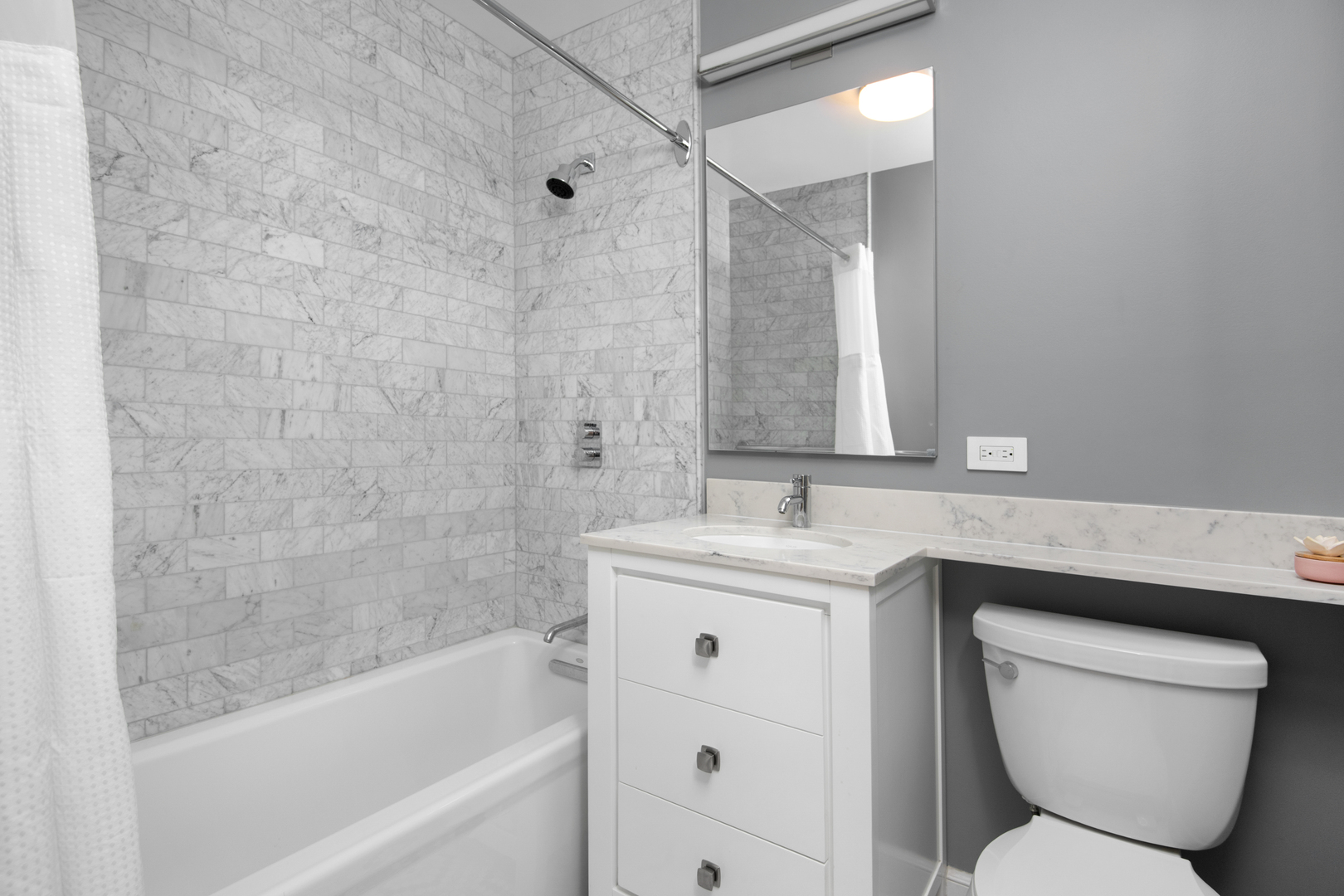 421 W Melrose Street 18bc Property Photo 23