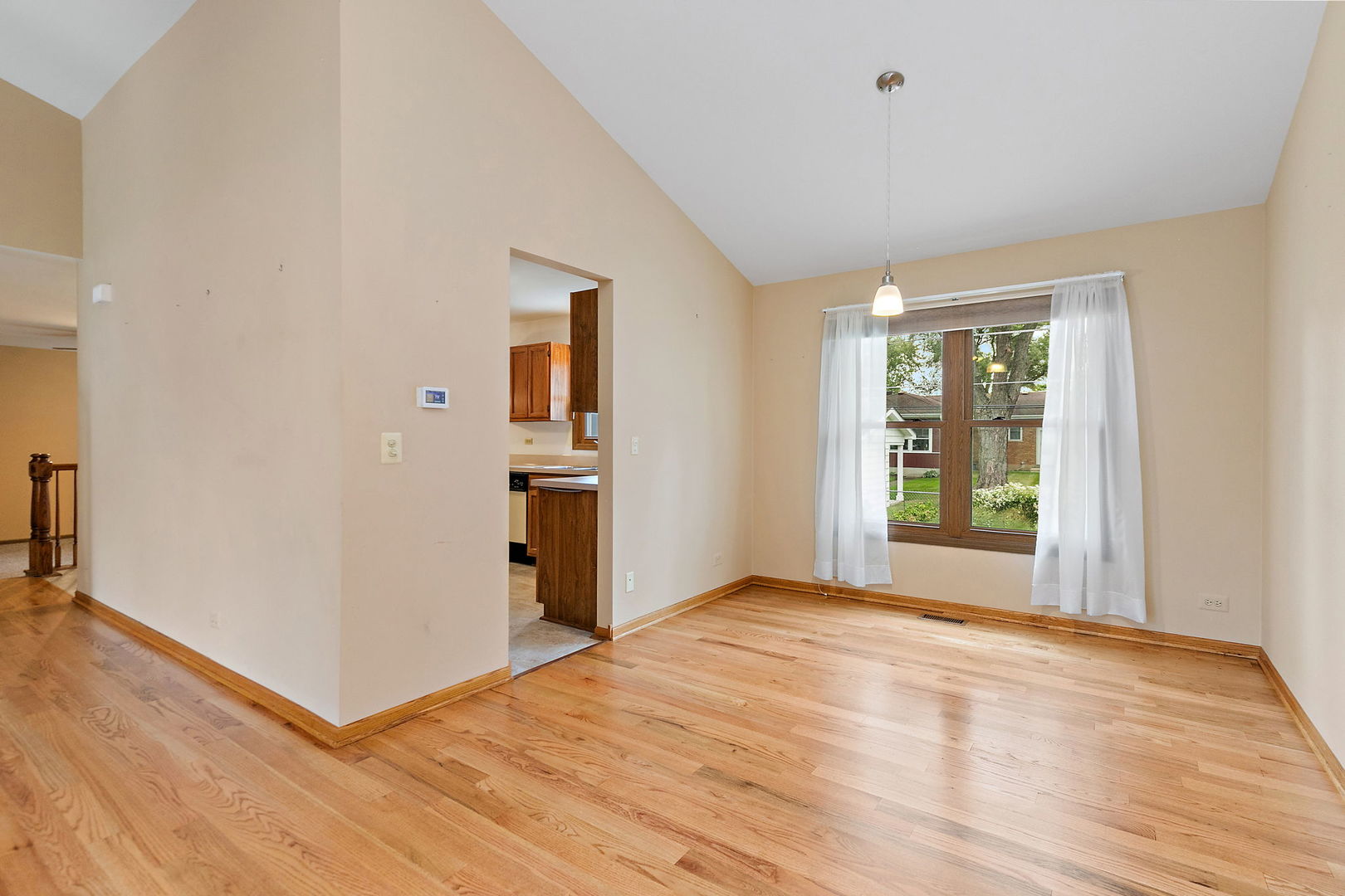 422 Old Country Way Property Photo 4