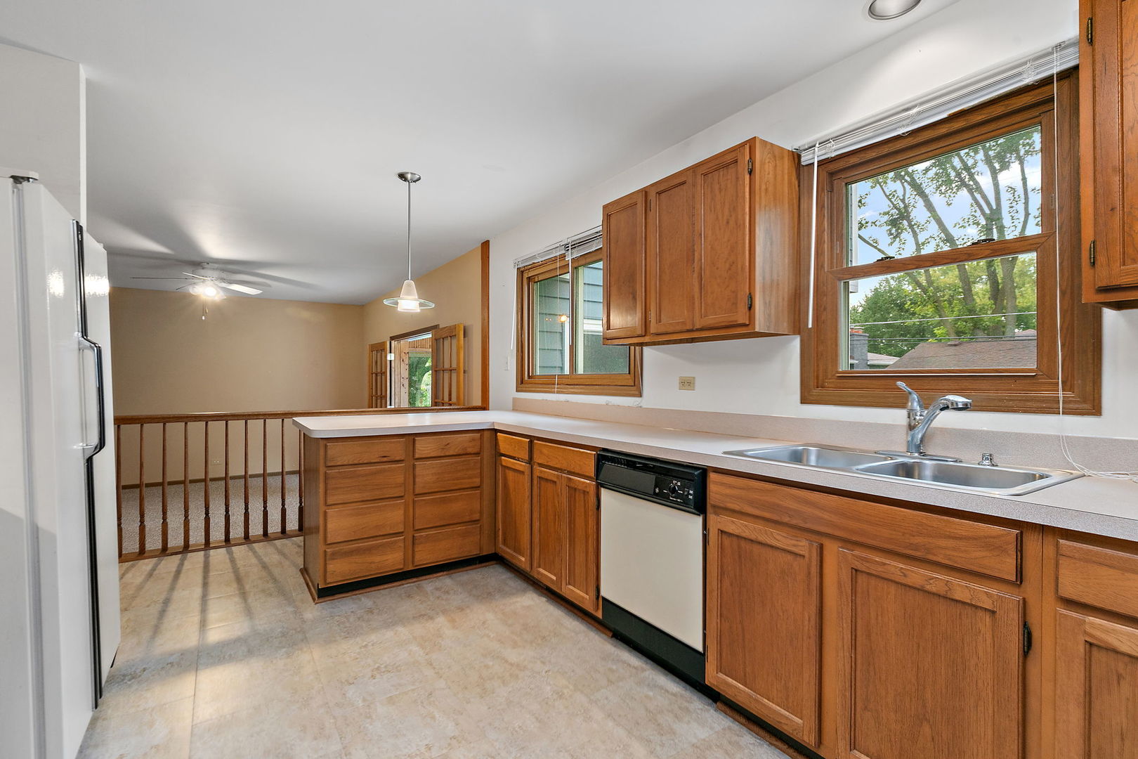422 Old Country Way Property Photo 5