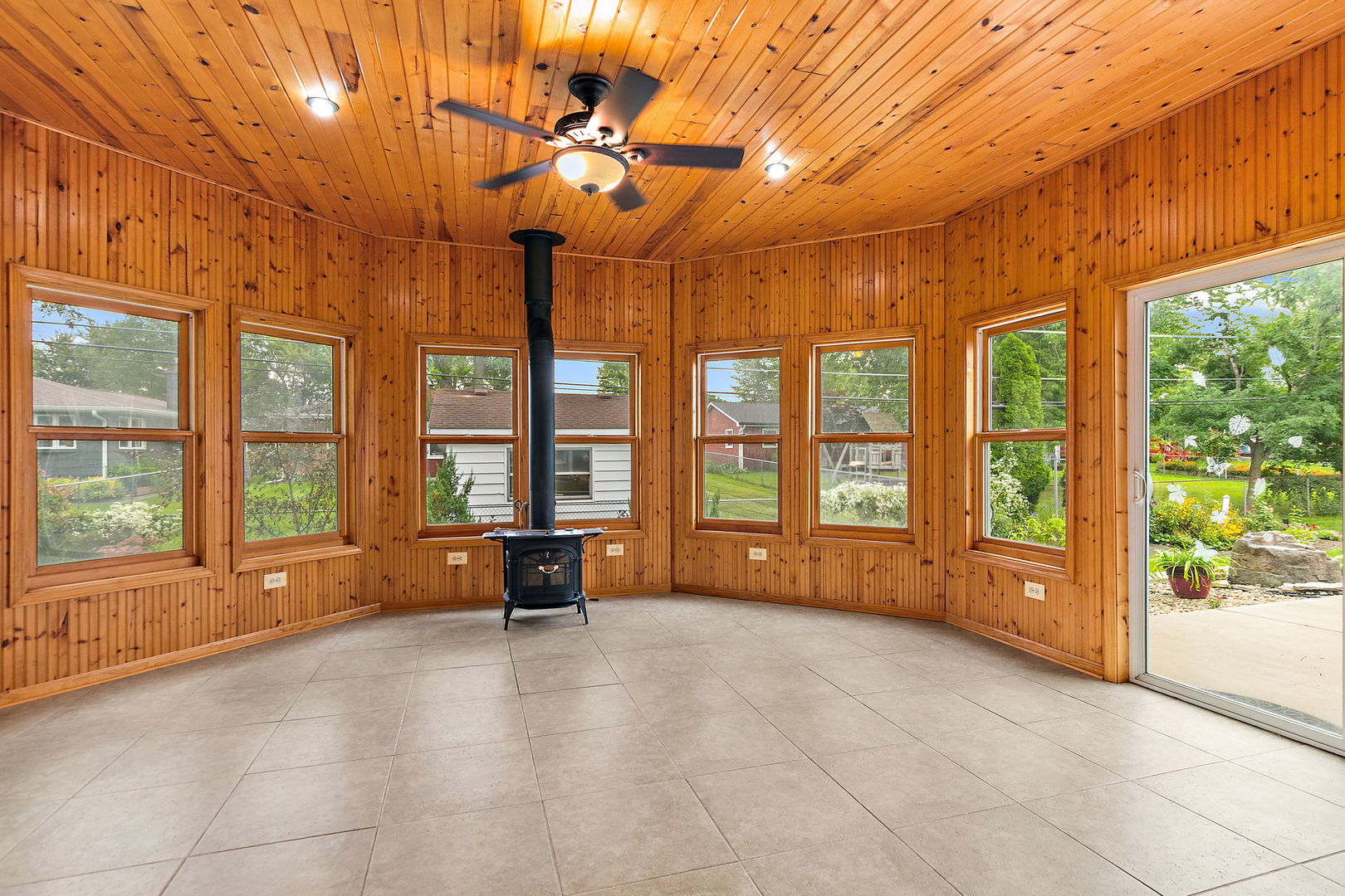 422 Old Country Way Property Photo 10