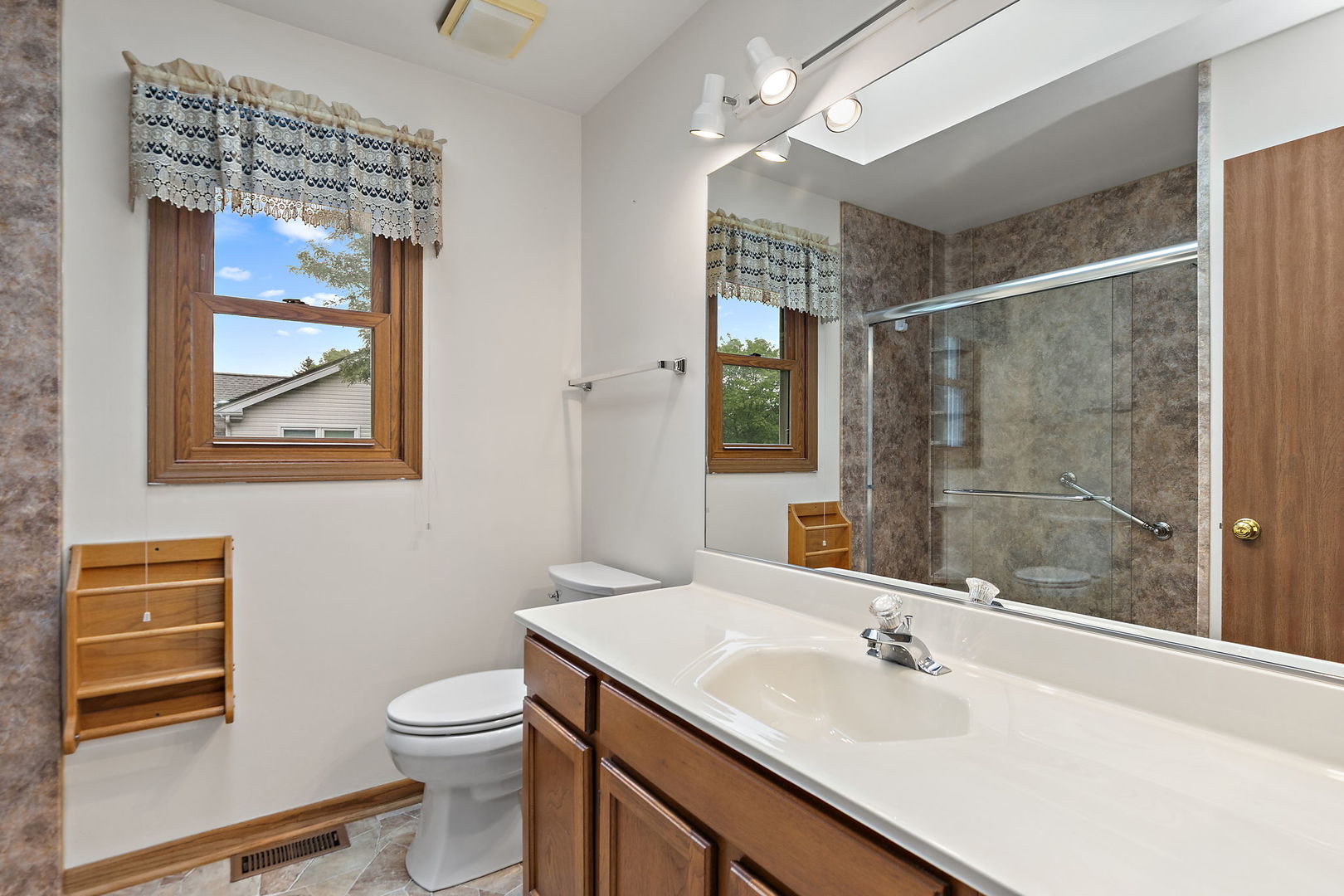 422 Old Country Way Property Photo 20
