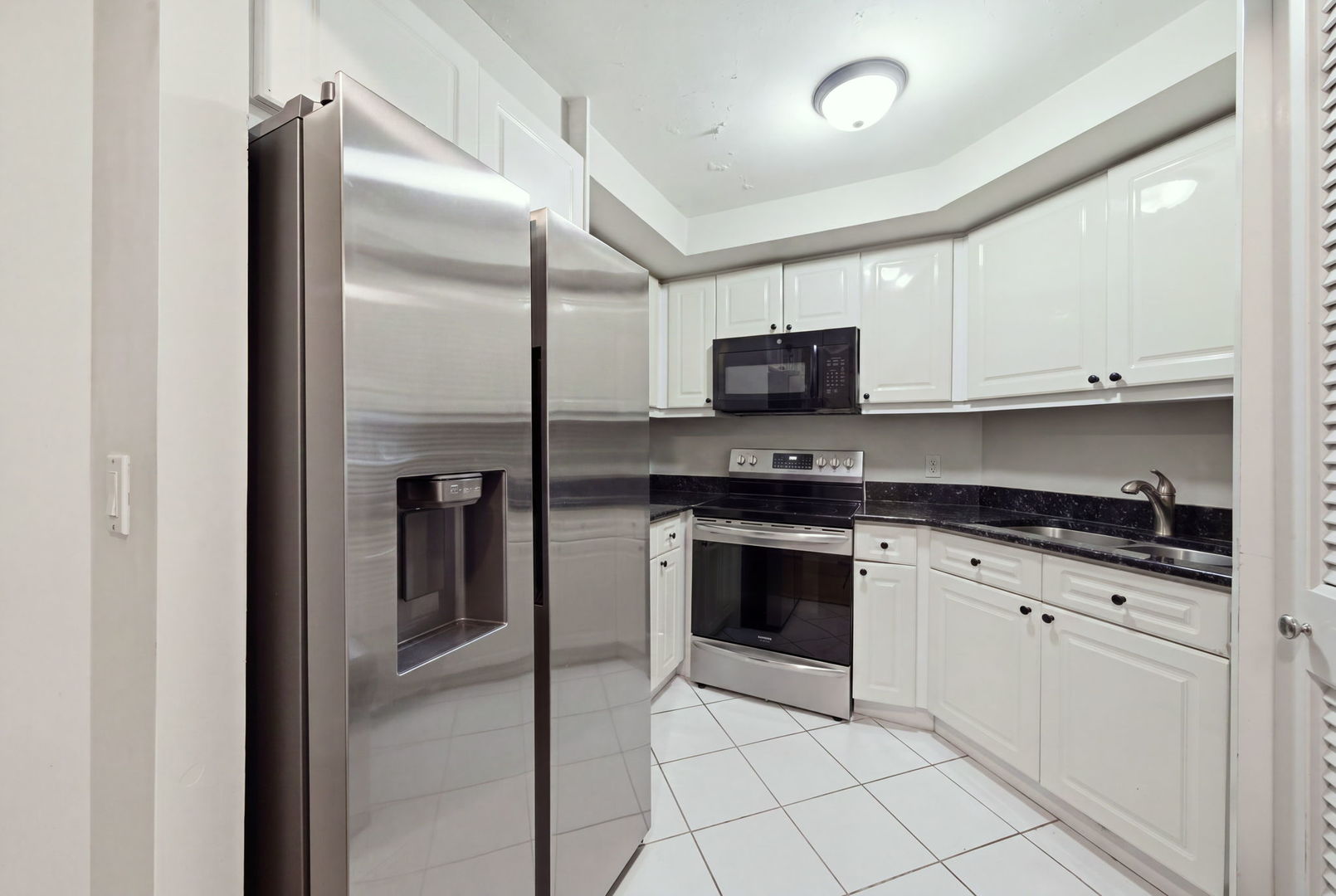195 N Harbor Drive 3805 Property Photo 3