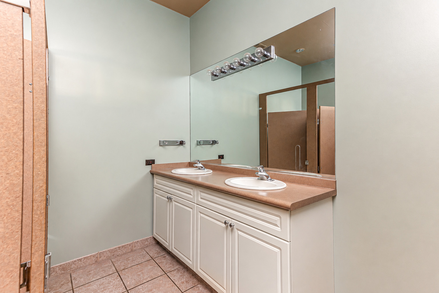 4939 W 95th Street Property Photo 17