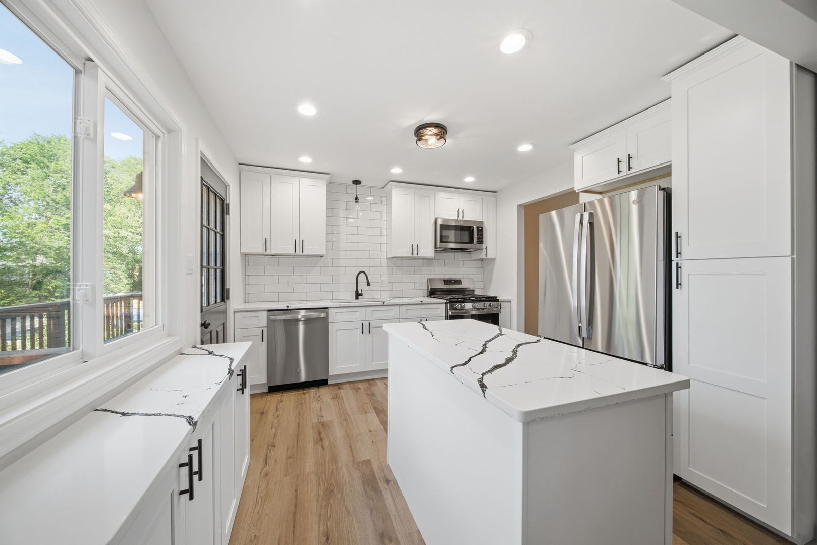 4918 Monterey Drive Property Photo 4