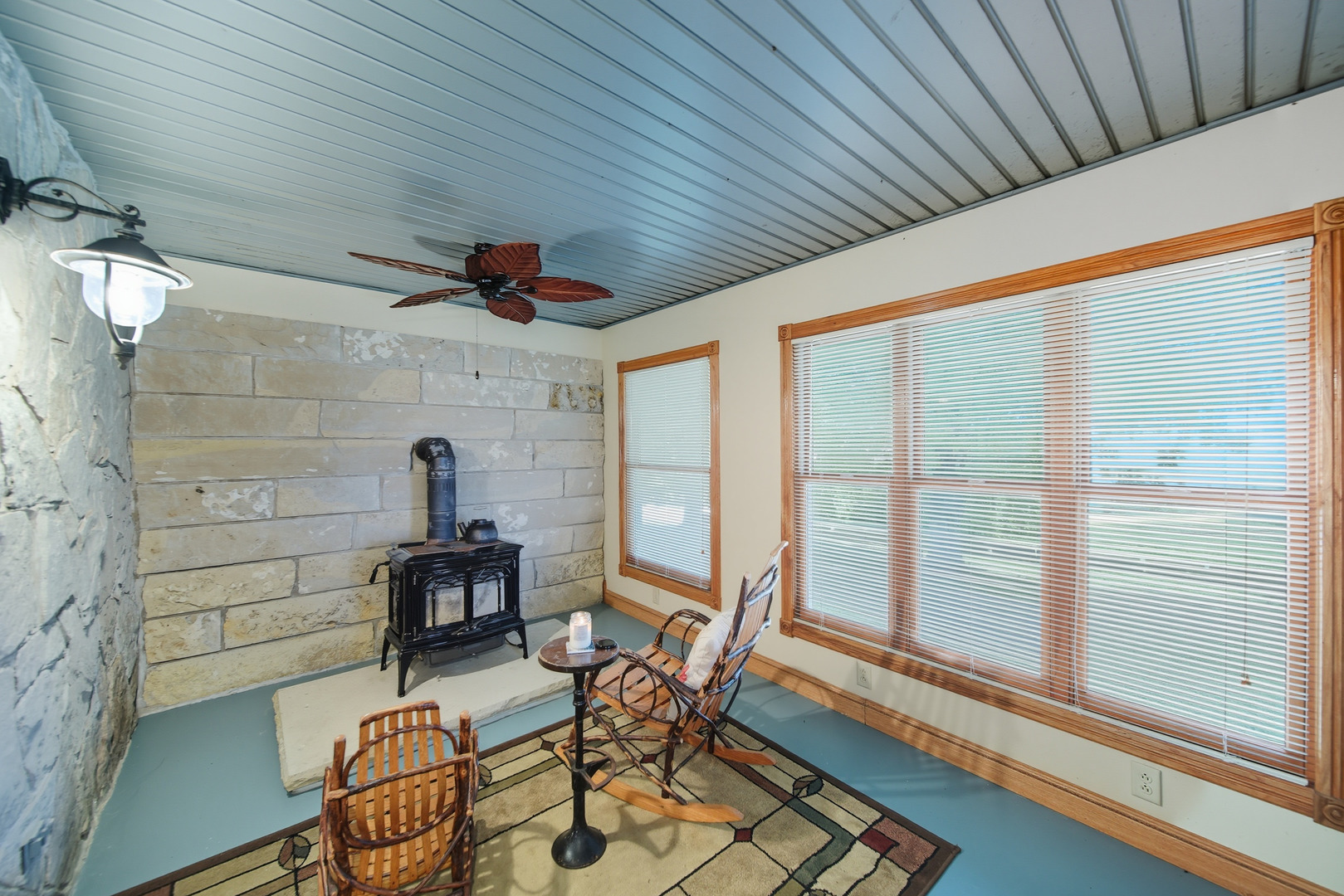 22524 Luther Road Property Photo 6