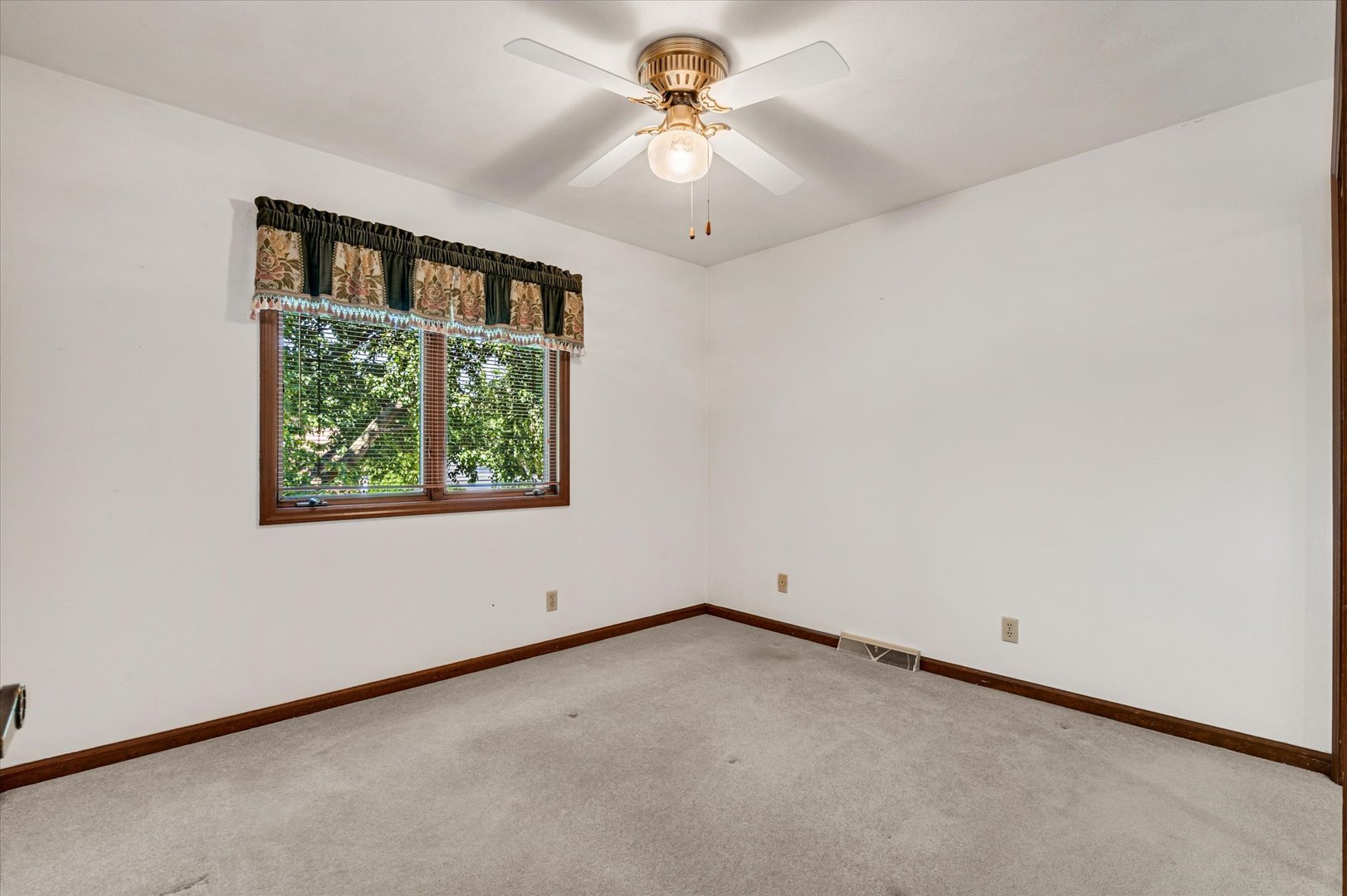 3300 35th Avenue Property Photo 47