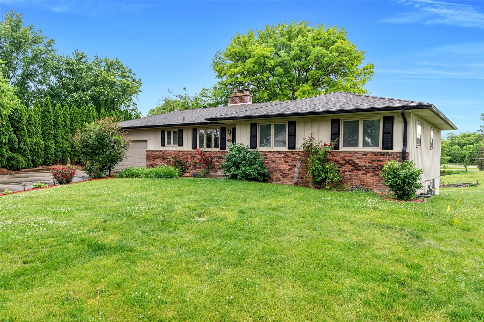 11822 3rd Street Property Photo 4
