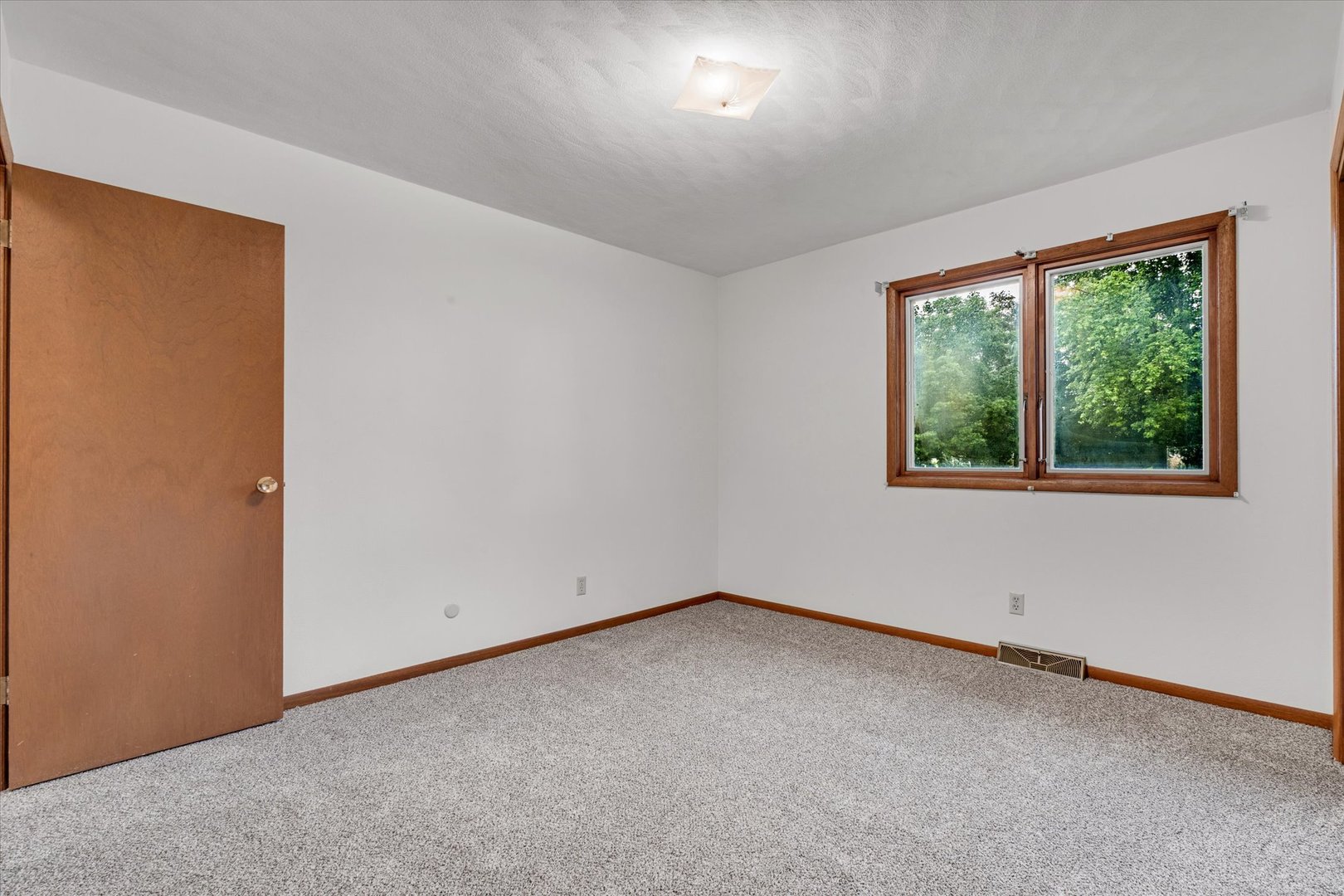 11822 3rd Street Property Photo 27