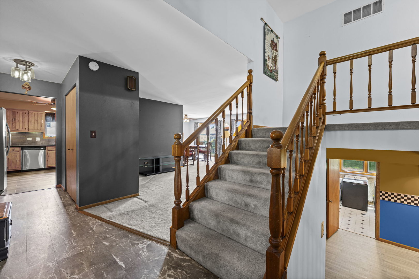 2238 Elmira Avenue Property Photo 6