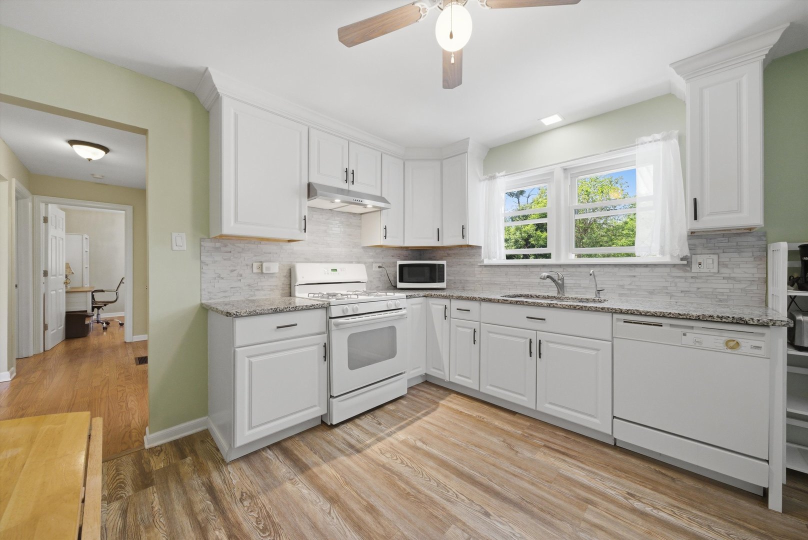 34456 W Lake Shore Drive Property Photo 10