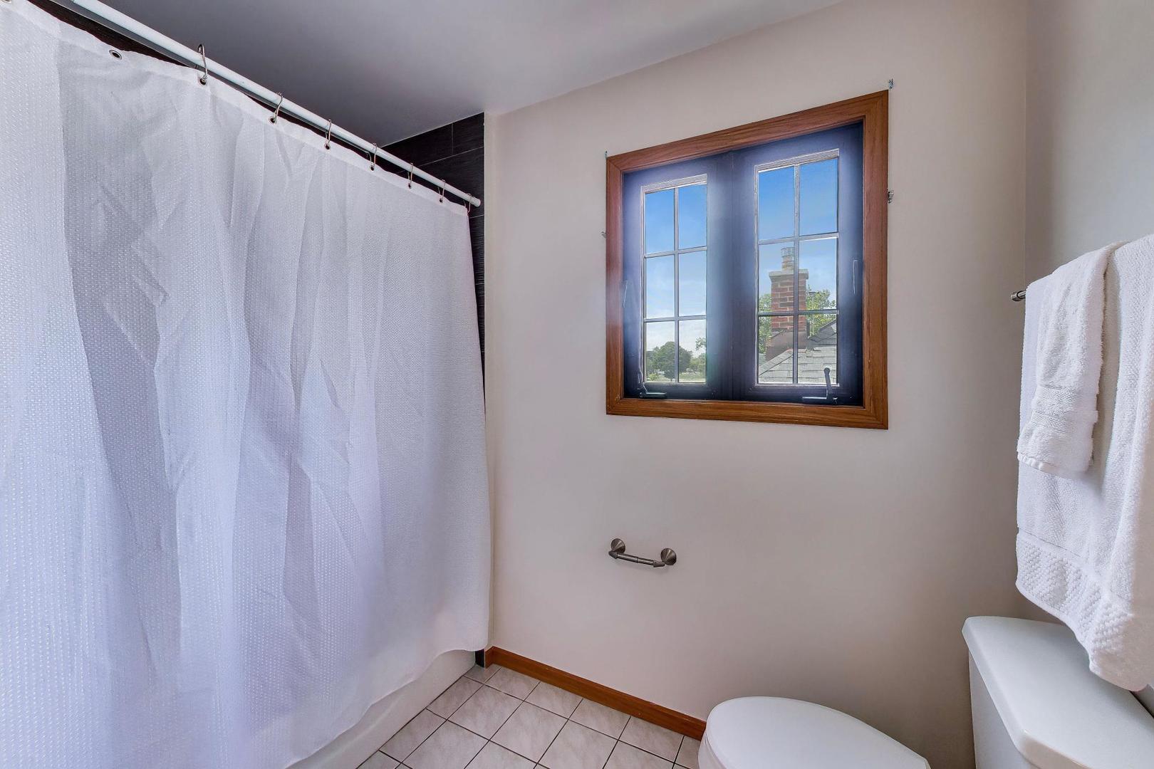 6725 W Albion Avenue Property Photo 21