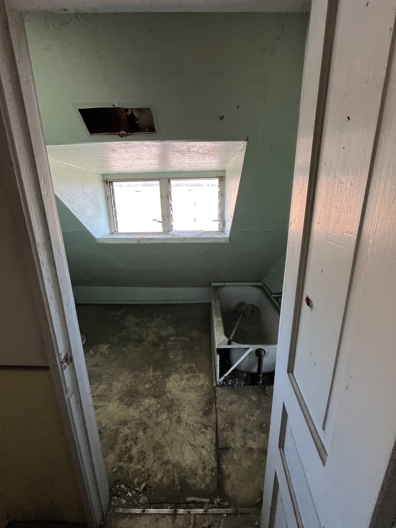 1528 Euclid Avenue Property Photo 15