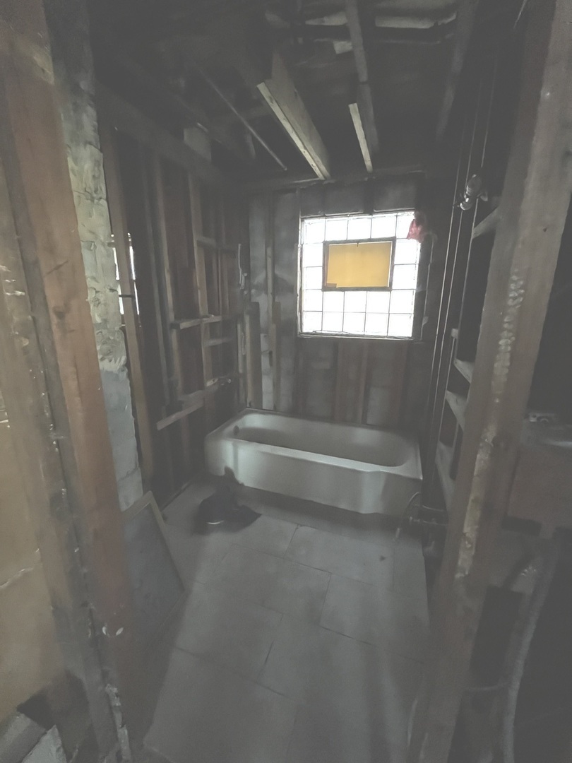 1528 Euclid Avenue Property Photo 21