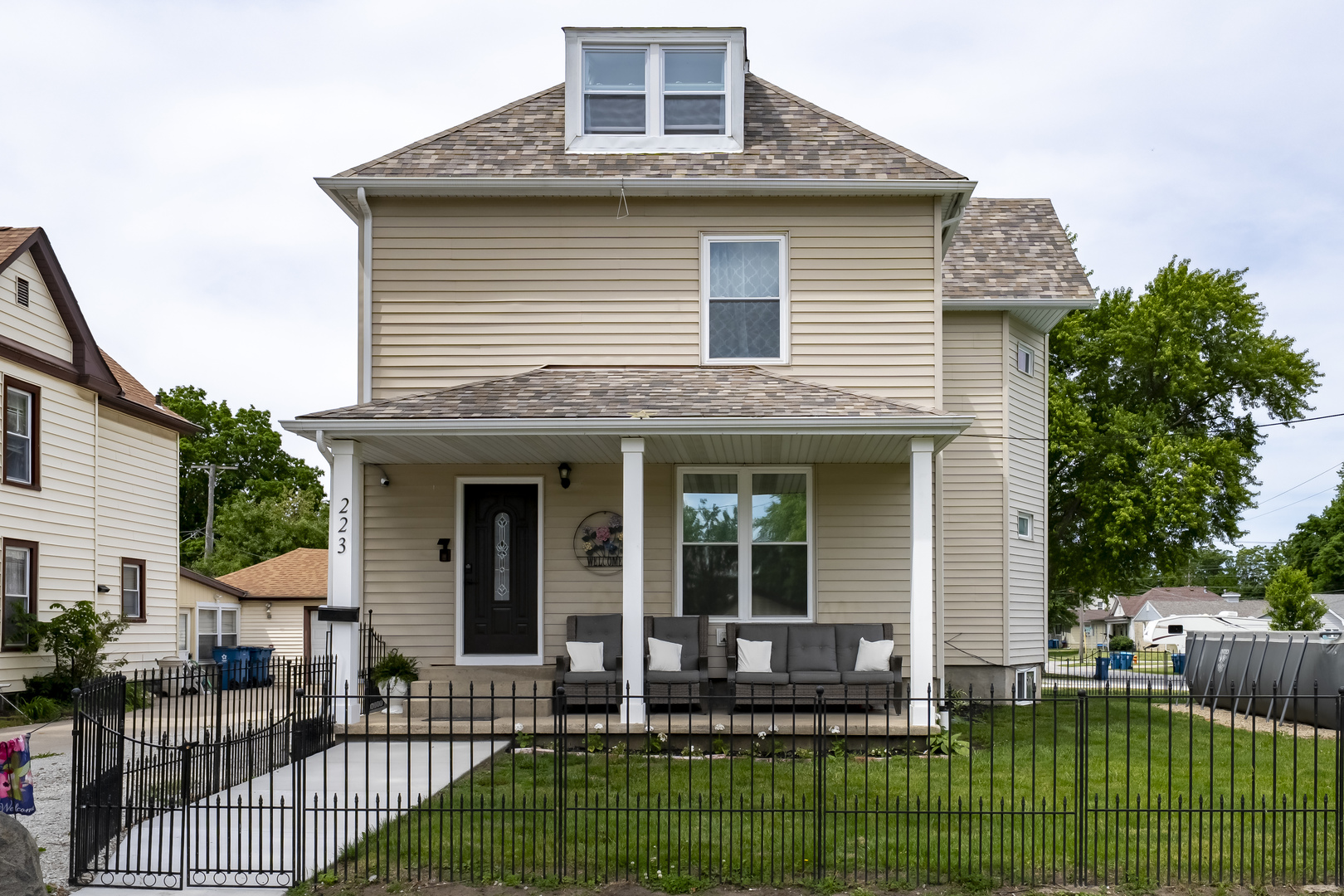 223 E Michigan Avenue Property Photo 1