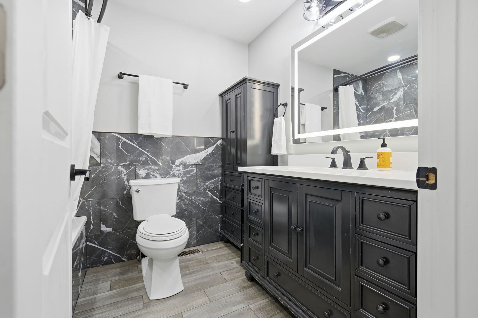 223 E Michigan Avenue Property Photo 11