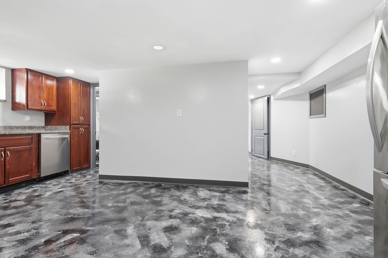 223 E Michigan Avenue Property Photo 35