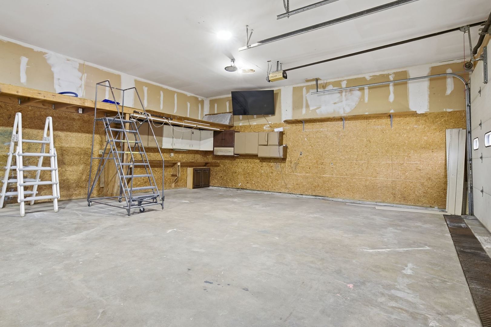 223 E Michigan Avenue Property Photo 46