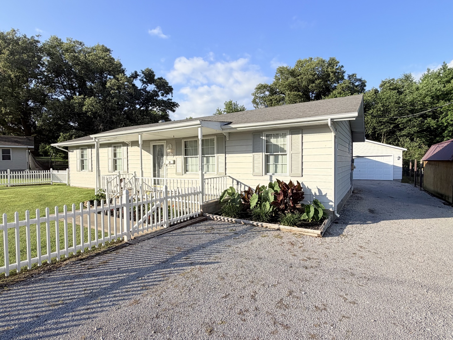 1200 Academy Street Property Photo 6