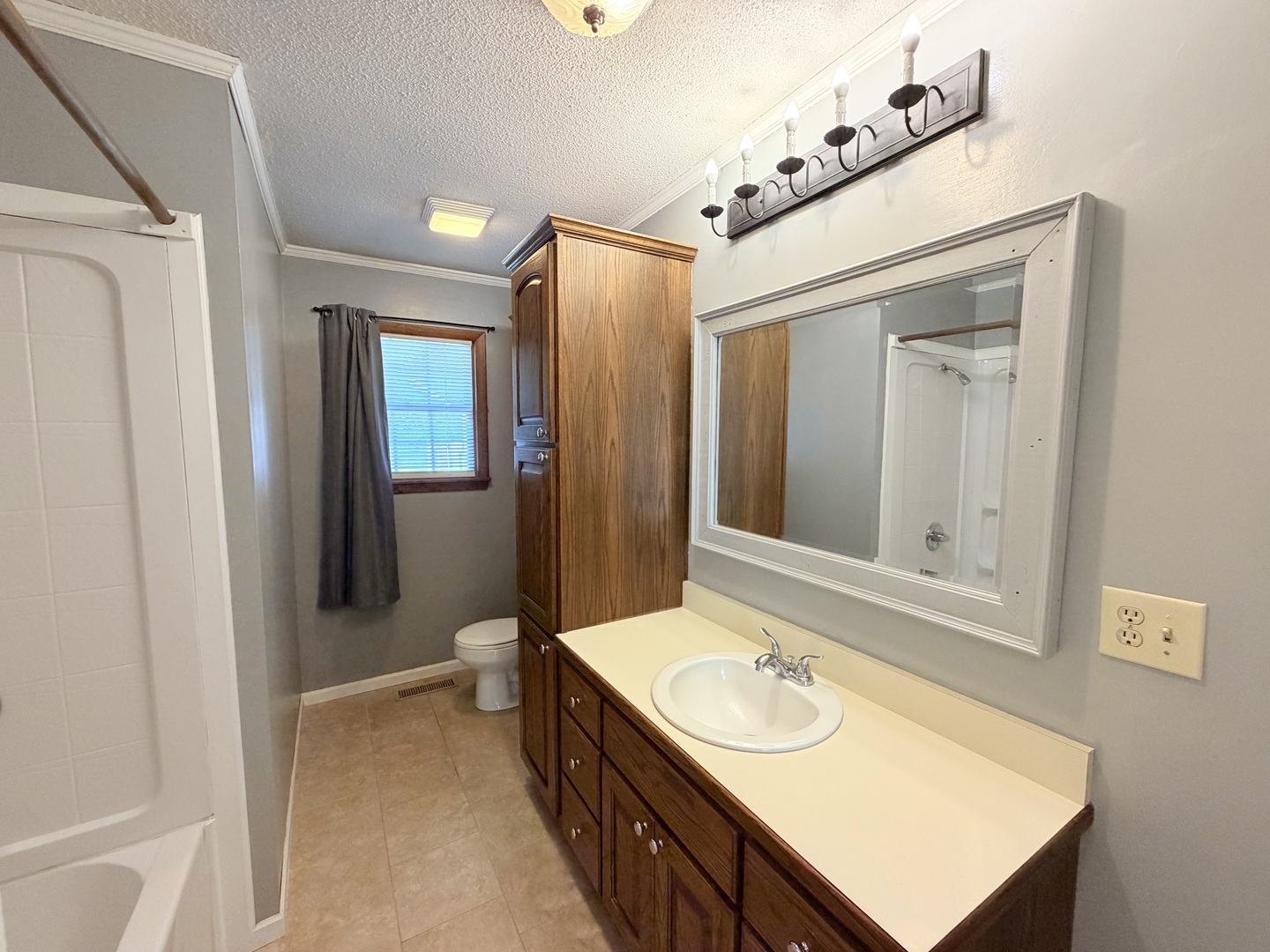 1200 Academy Street Property Photo 18