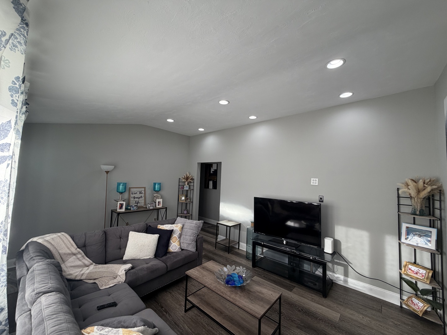 1495 Freeland Avenue Property Photo 3
