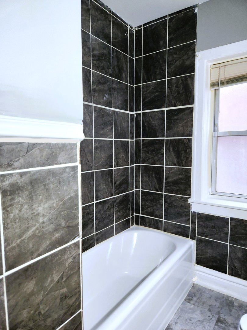 8017 S Maryland Avenue Property Photo 9