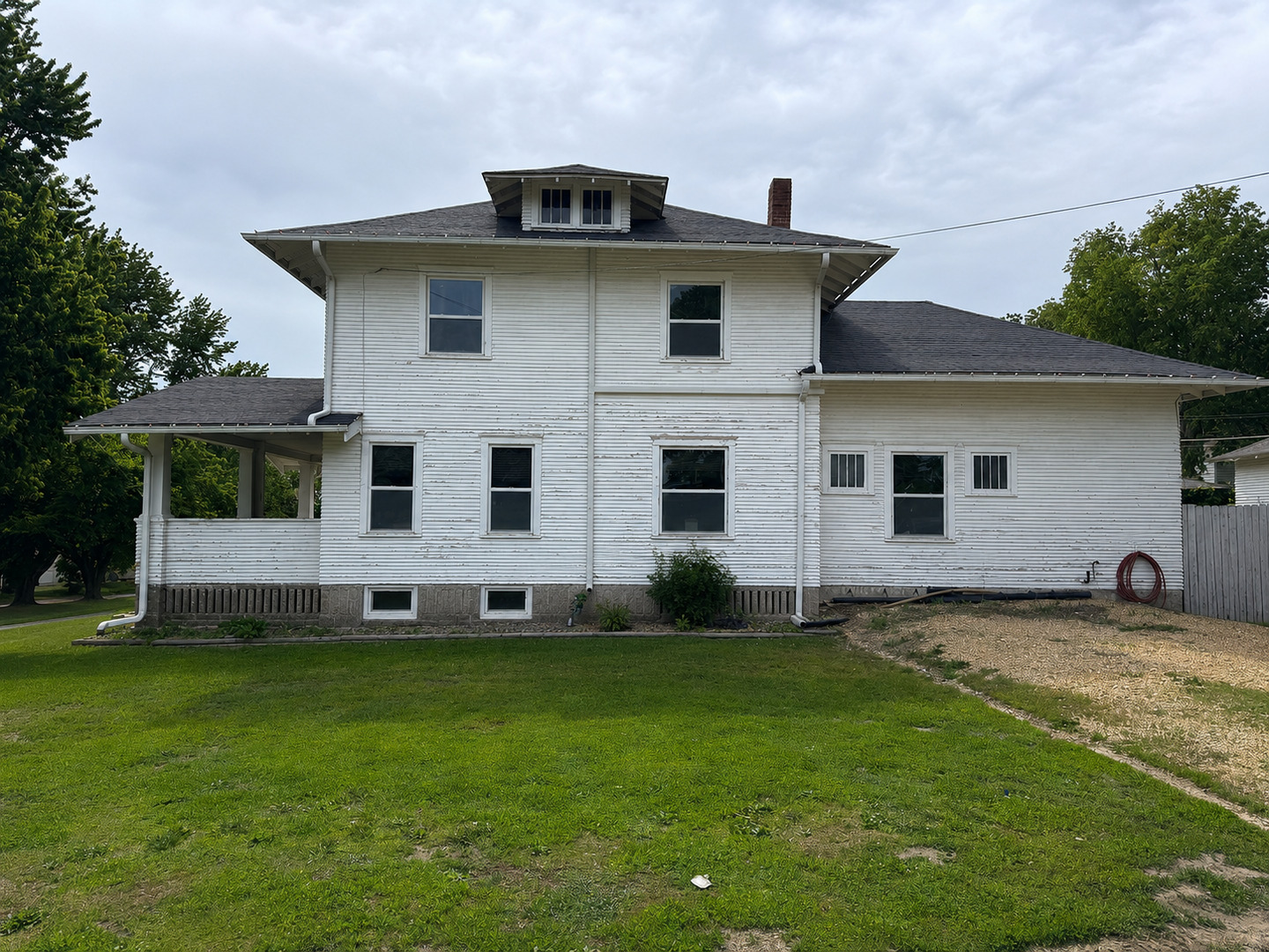 829 11th Avenue Property Photo 4