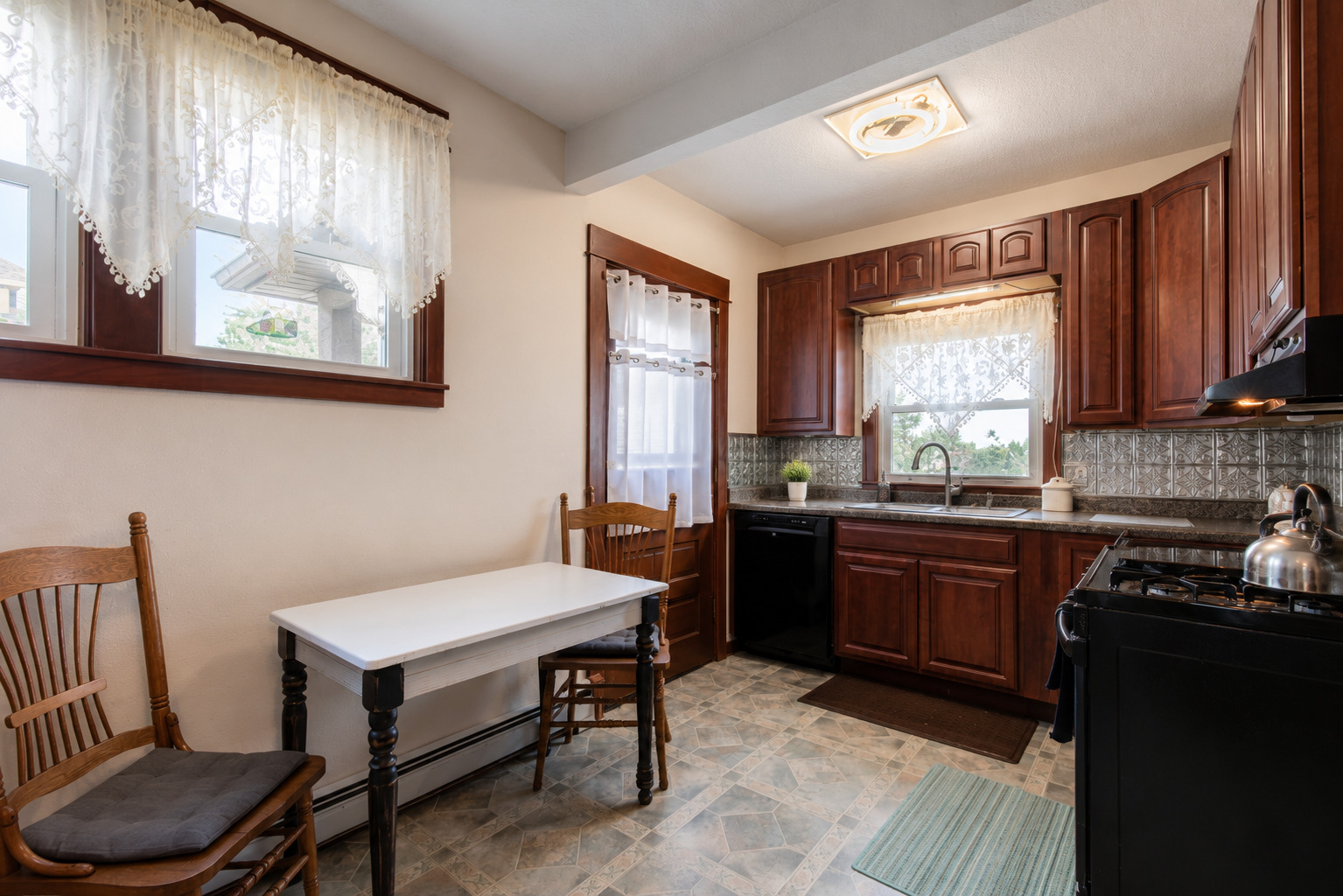 423 High Street Property Photo 11
