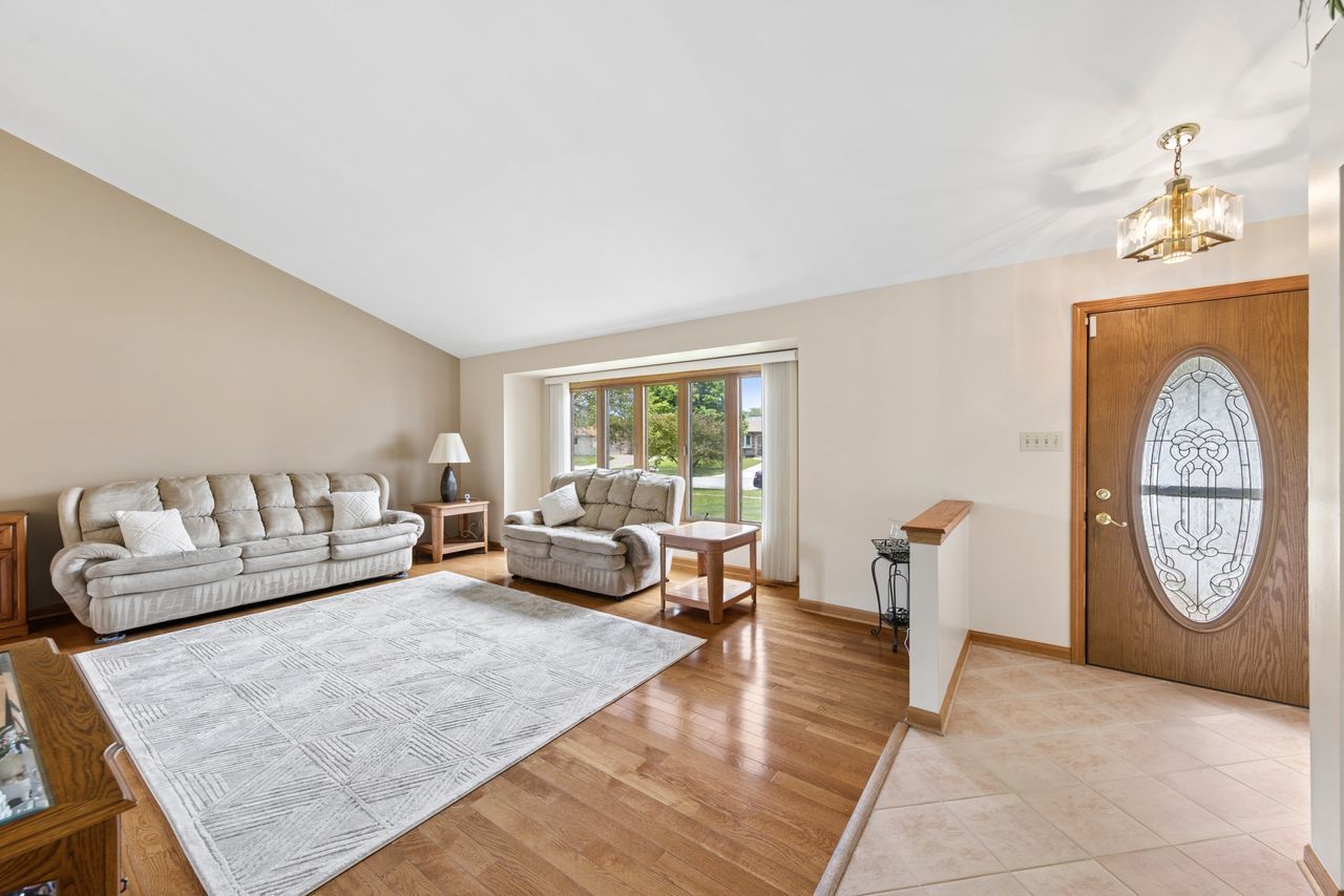 17218 Shetland Drive Property Photo 8