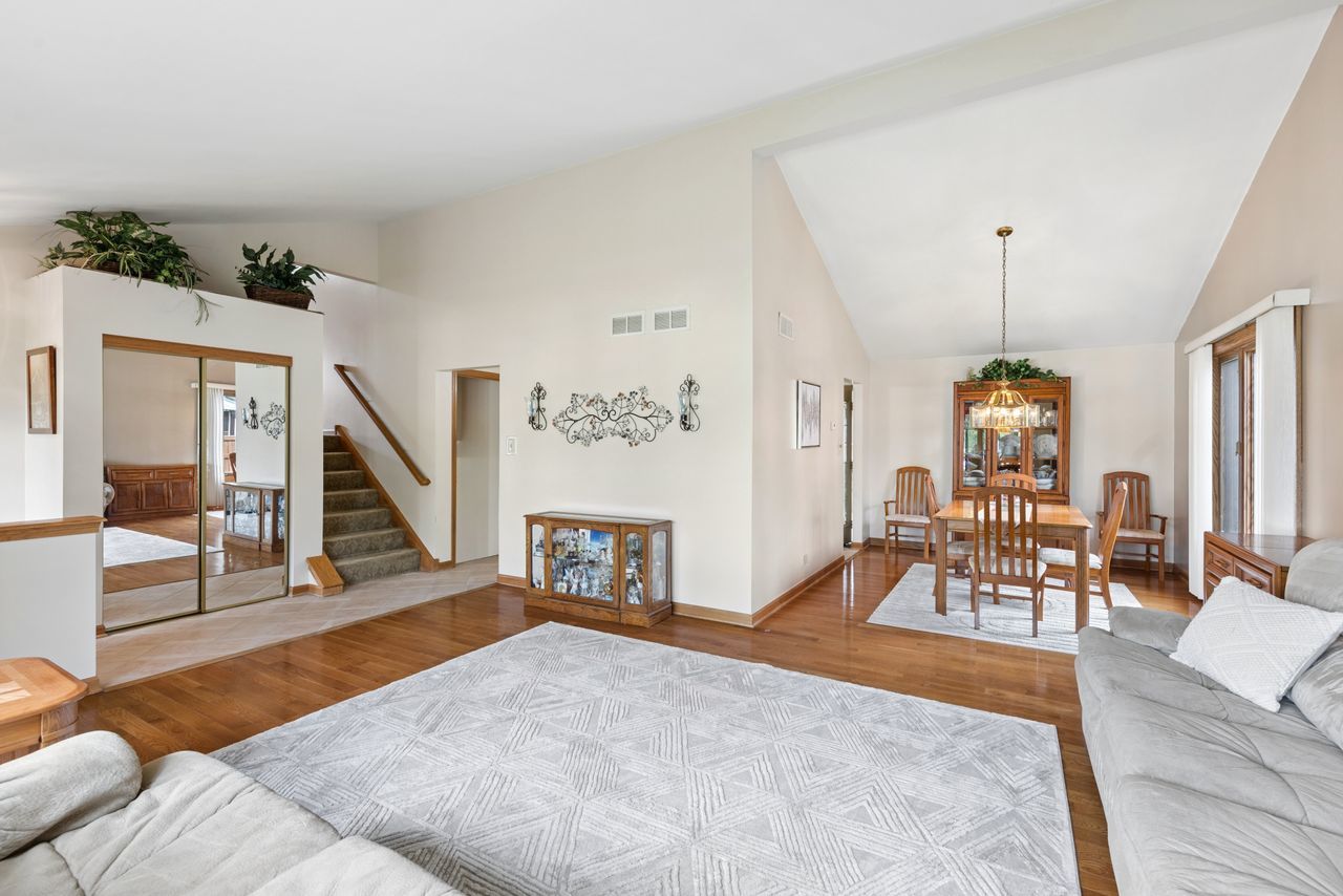 17218 Shetland Drive Property Photo 9