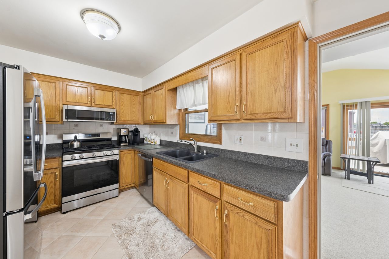 17218 Shetland Drive Property Photo 13