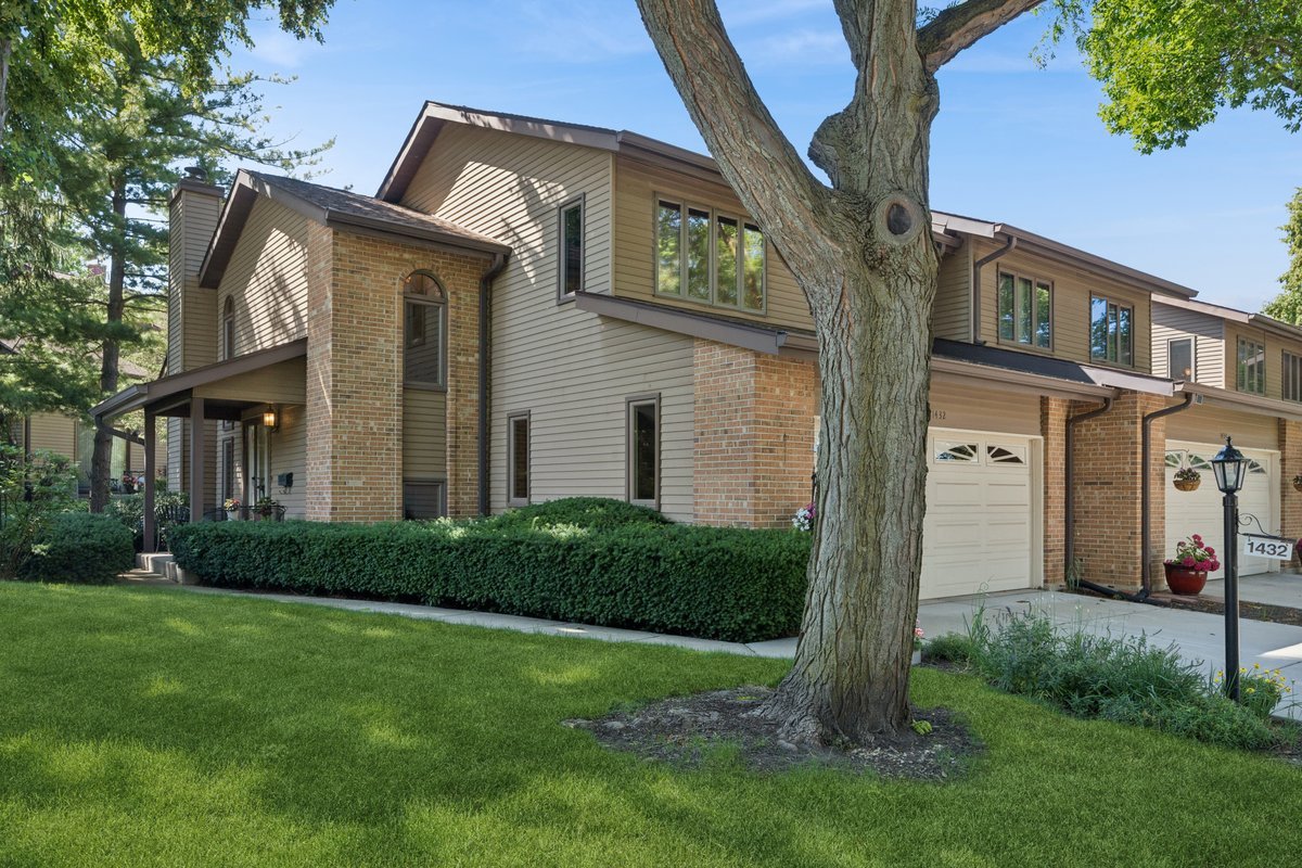1432 Picadilly Circle Property Photo 3