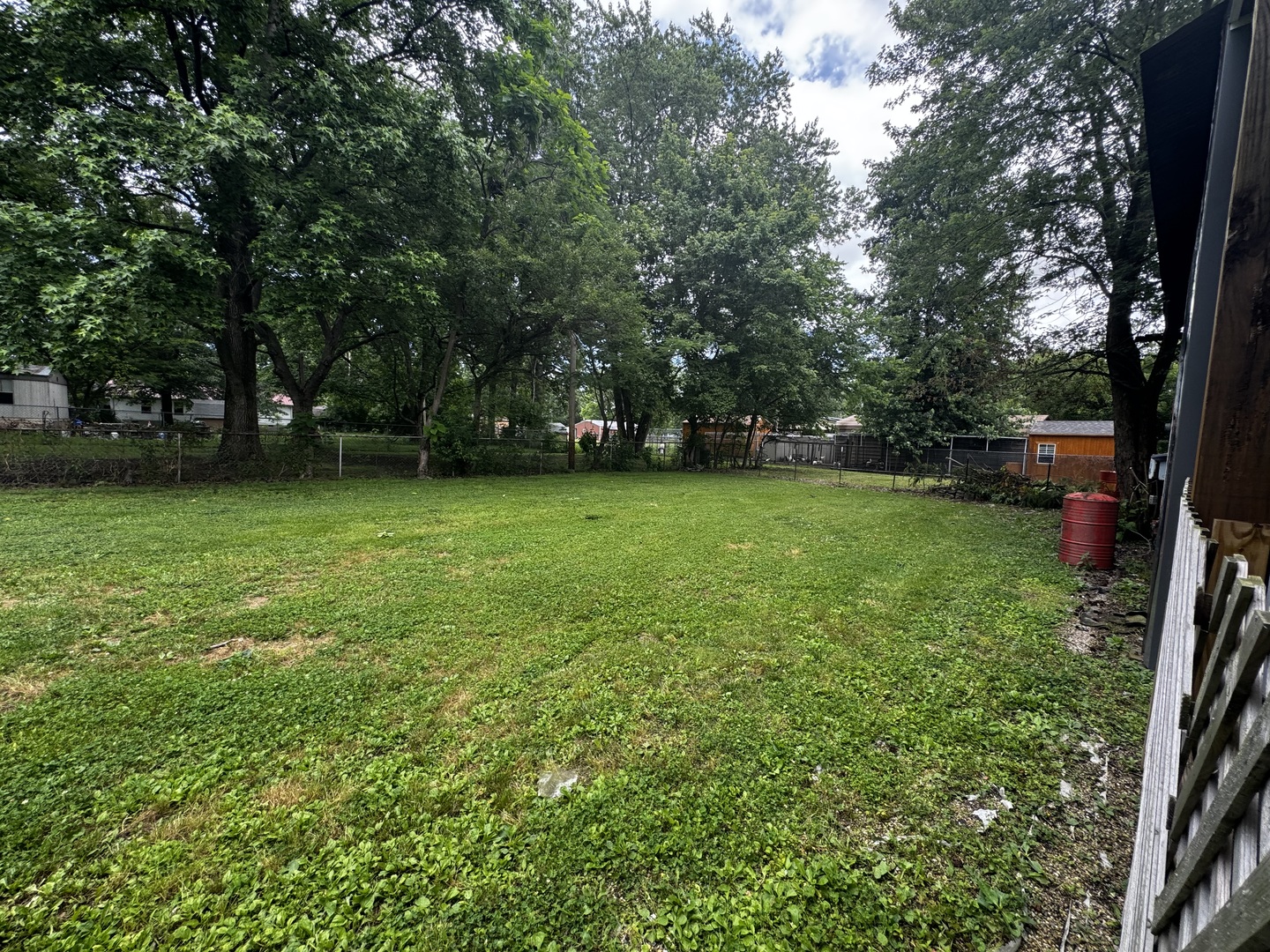 215 E Main Street Property Photo 7