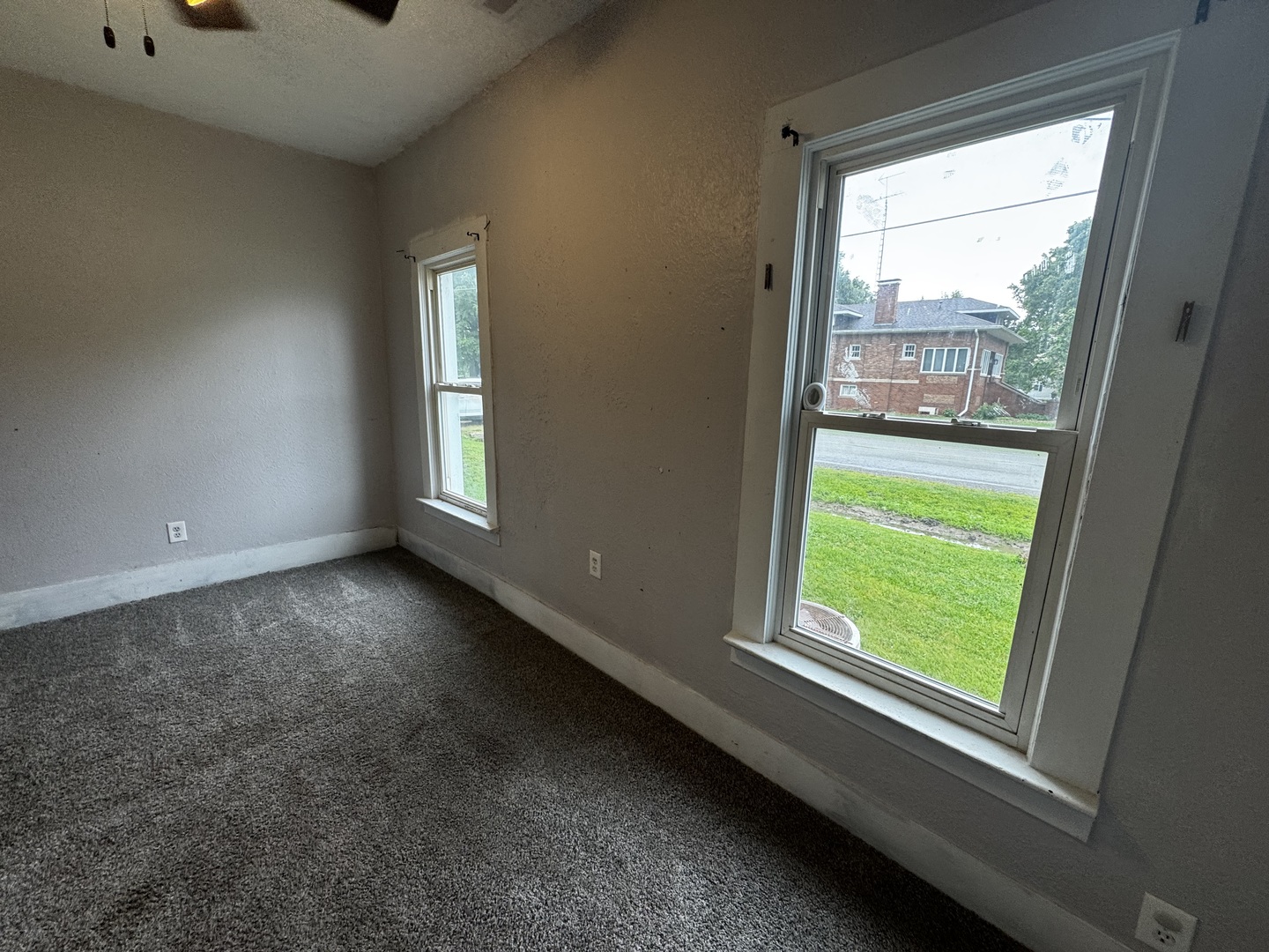215 E Main Street Property Photo 11