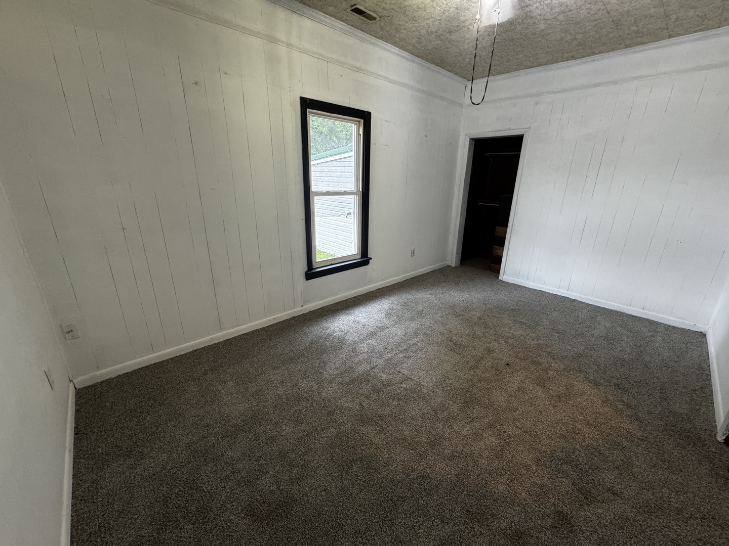 215 E Main Street Property Photo 13
