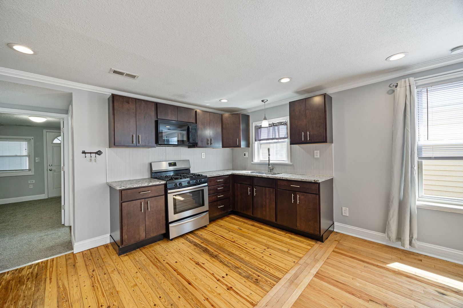 5136 W George Street Property Photo 17