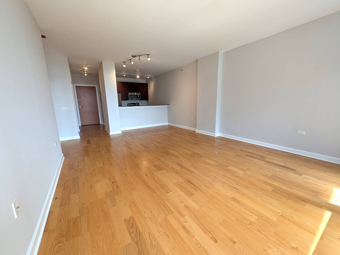 100 E 14th Street 1508 Property Photo 3