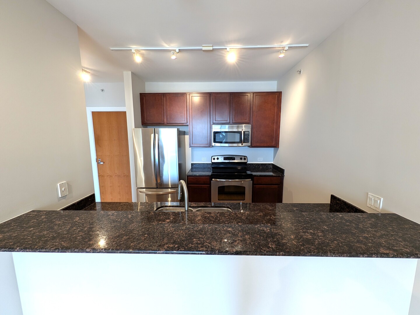 100 E 14th Street 1508 Property Photo 6