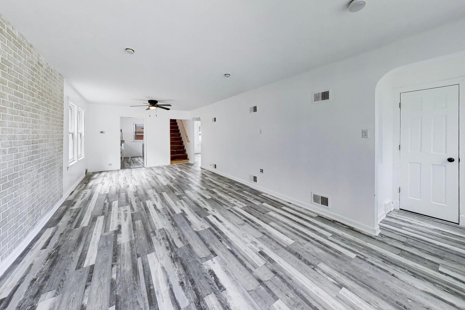 5718 N Parkside Avenue Property Photo 4