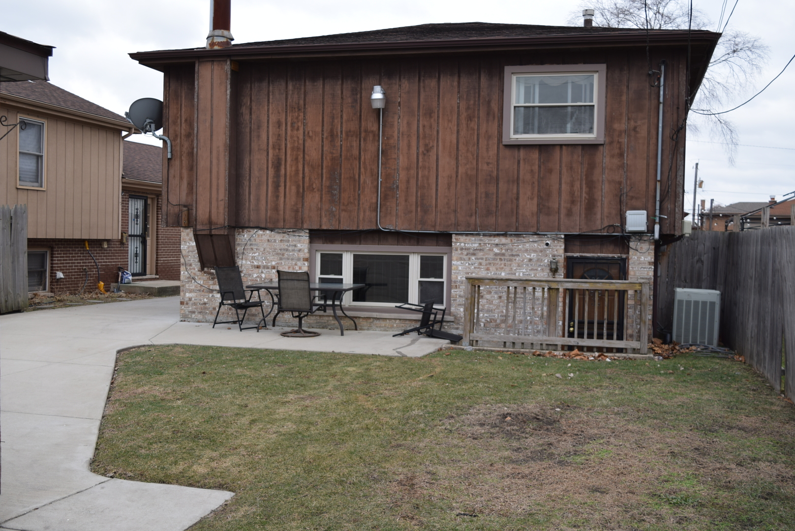 431 Hoxie Avenue Property Photo 3