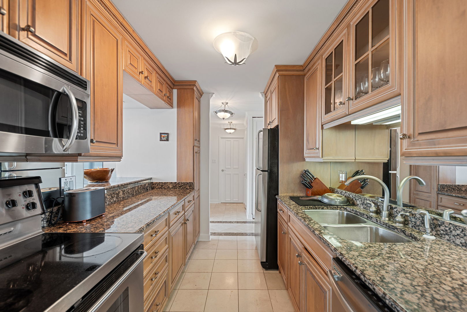 111 E Chestnut Street 55d Property Photo 9