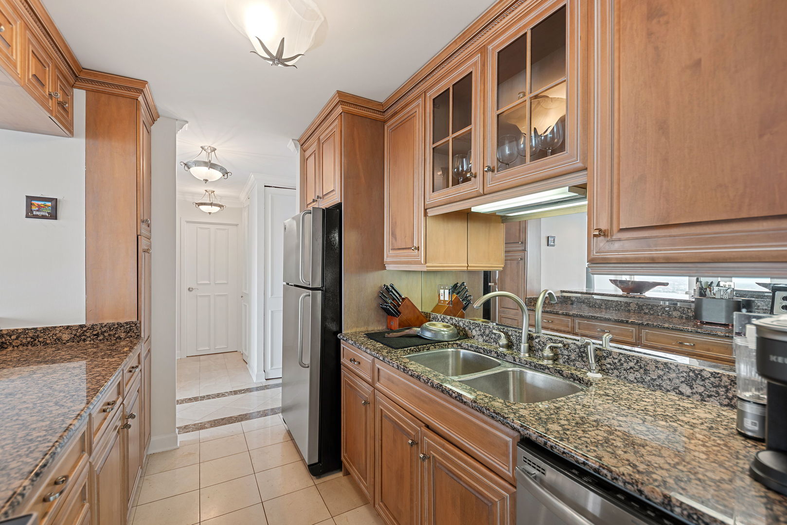 111 E Chestnut Street 55d Property Photo 10