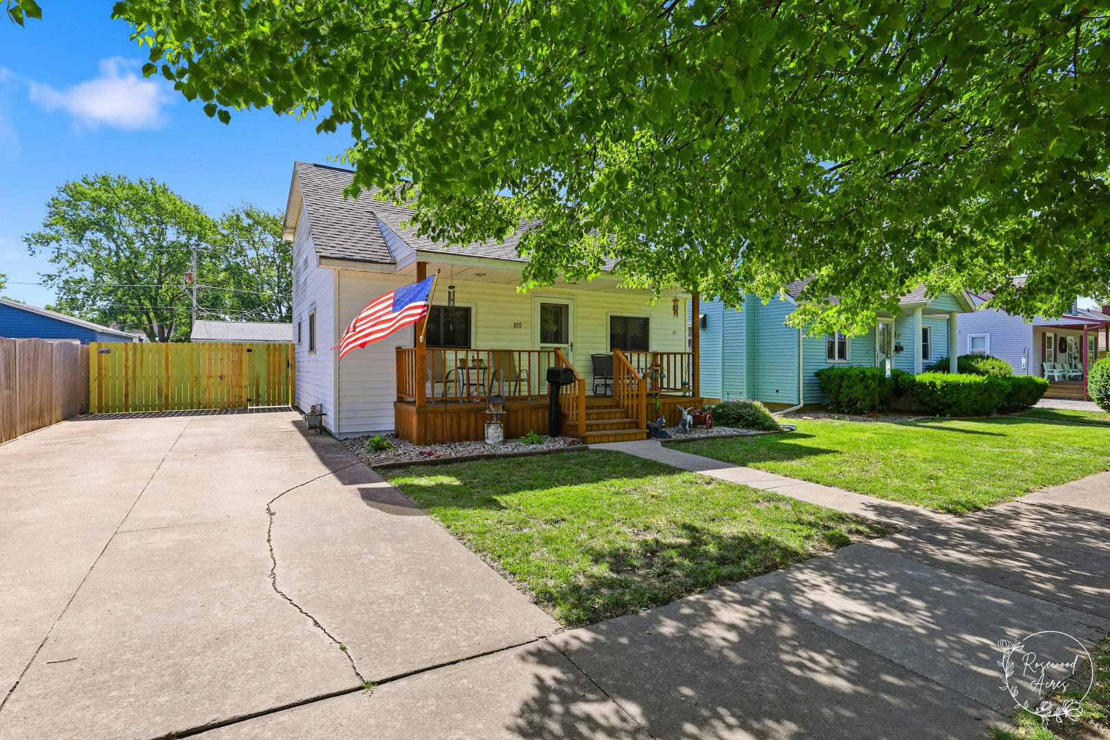 372 N Blaine Avenue Property Photo 1