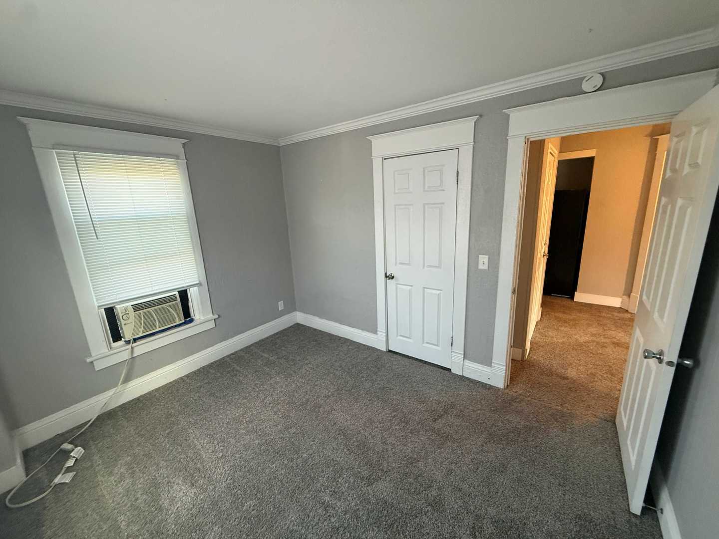 411 E 8th Street Property Photo 23