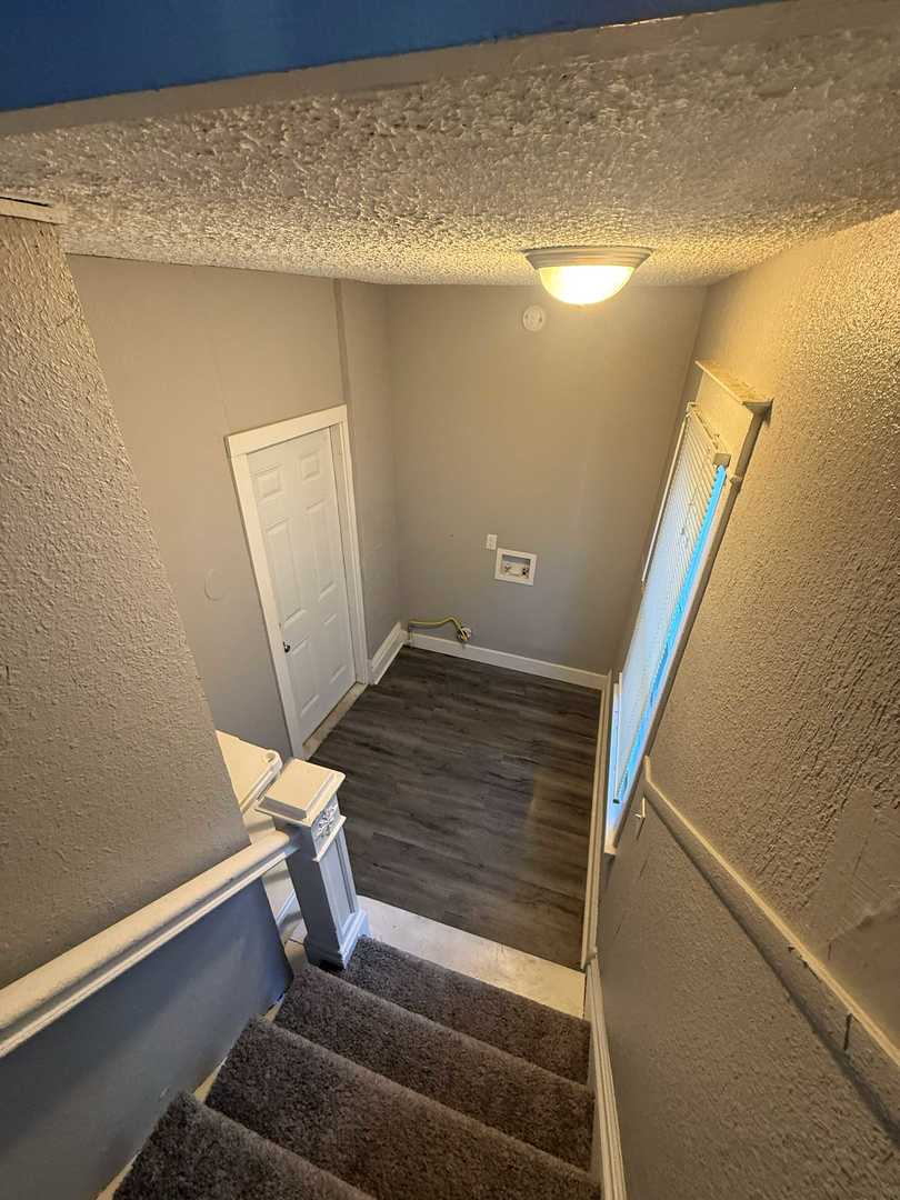 411 E 8th Street Property Photo 24